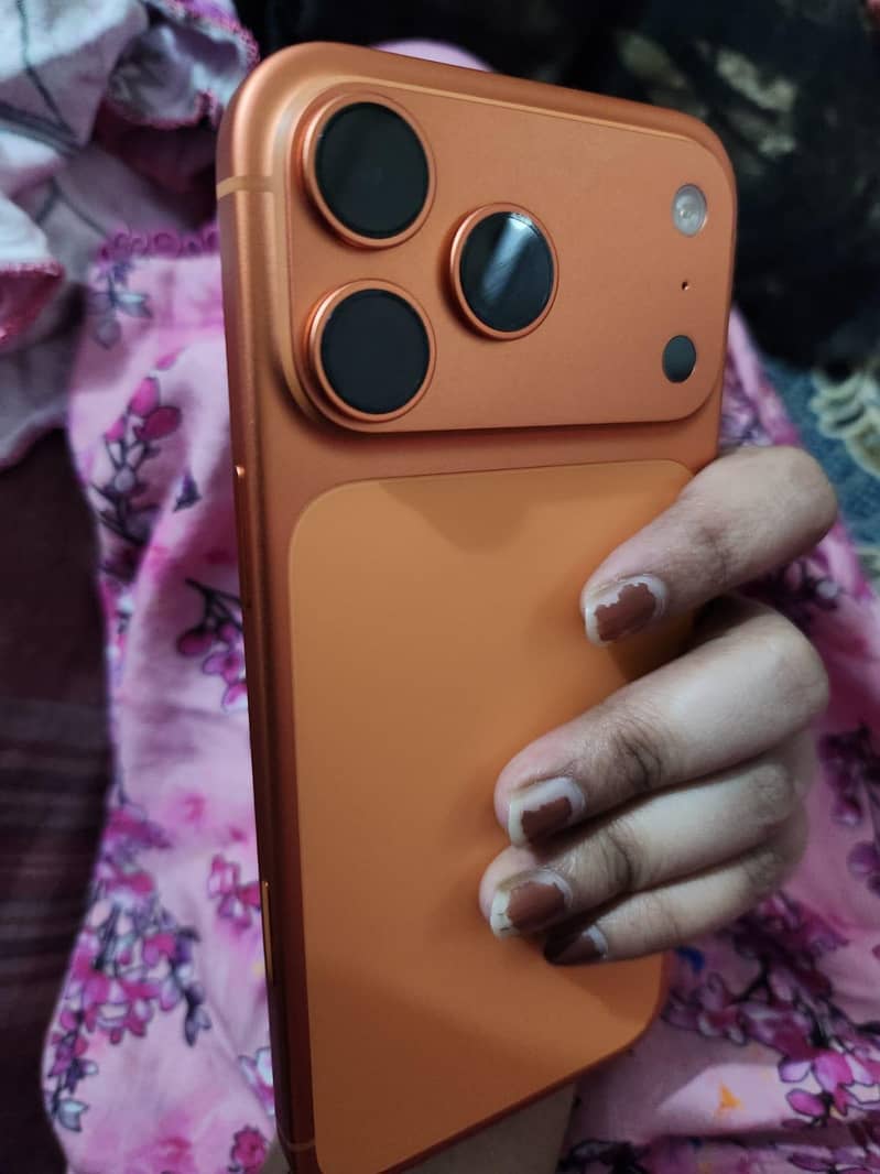 Apple iPhone 17 Pro Max 0