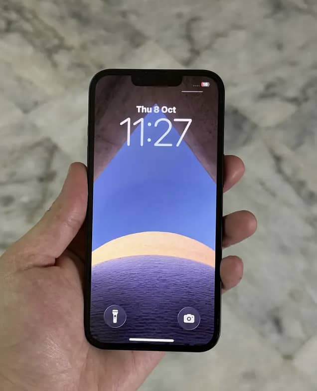 Apple iPhone 13 2