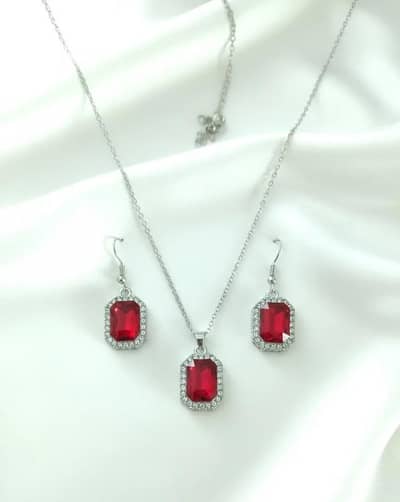 Golden ston pendant set for bride &occusion