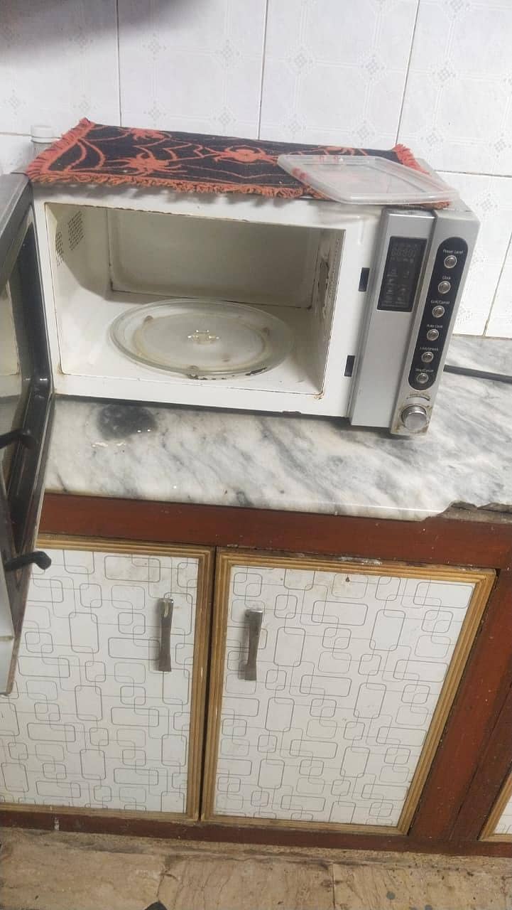 microwave oven 1
