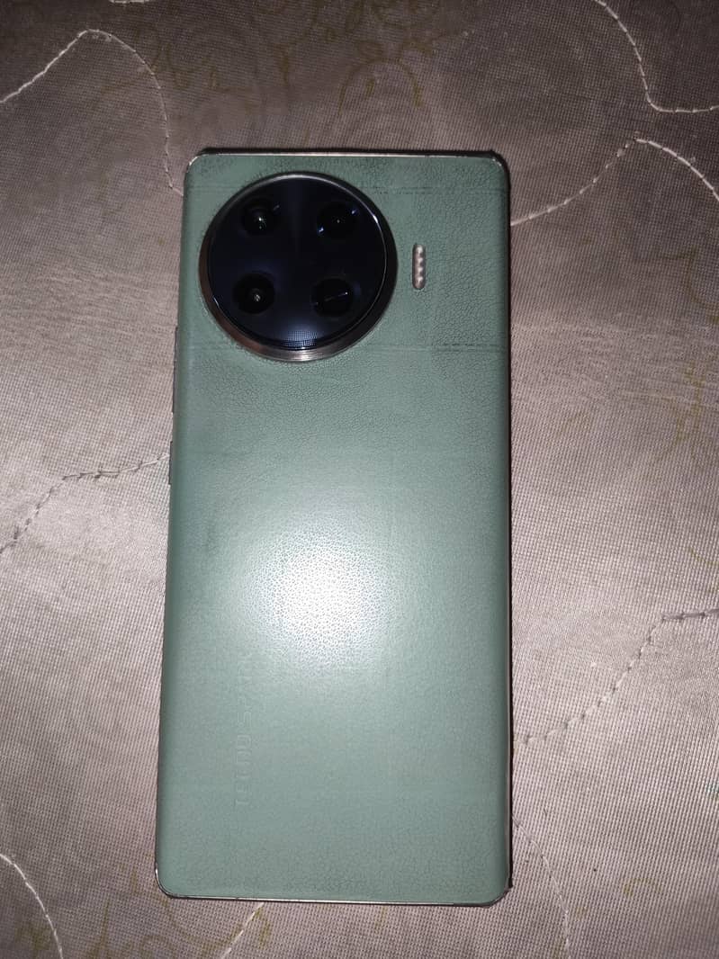 Tecno Spark 20 Pro Plus 3