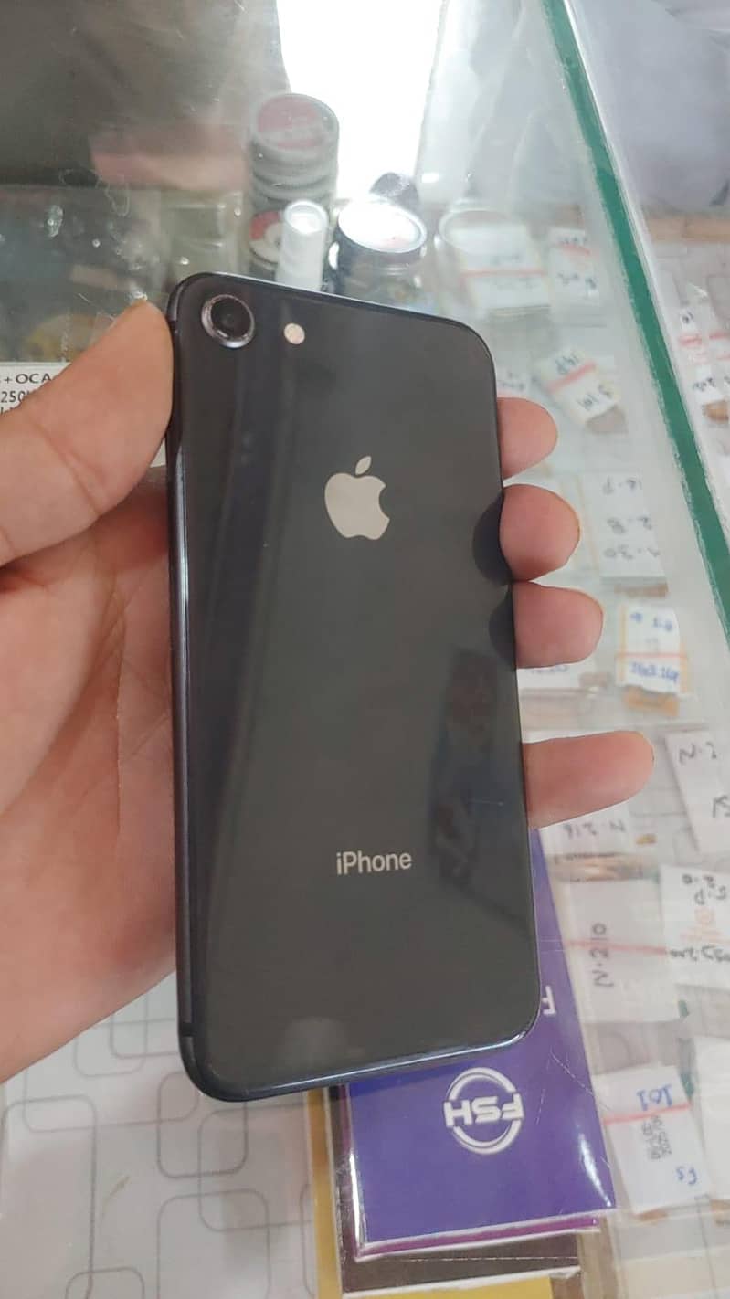 Apple iPhone 8 0