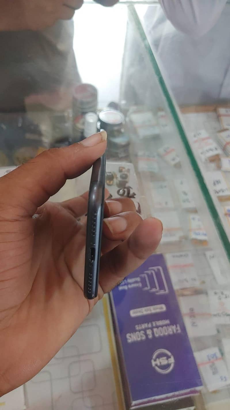 Apple iPhone 8 1