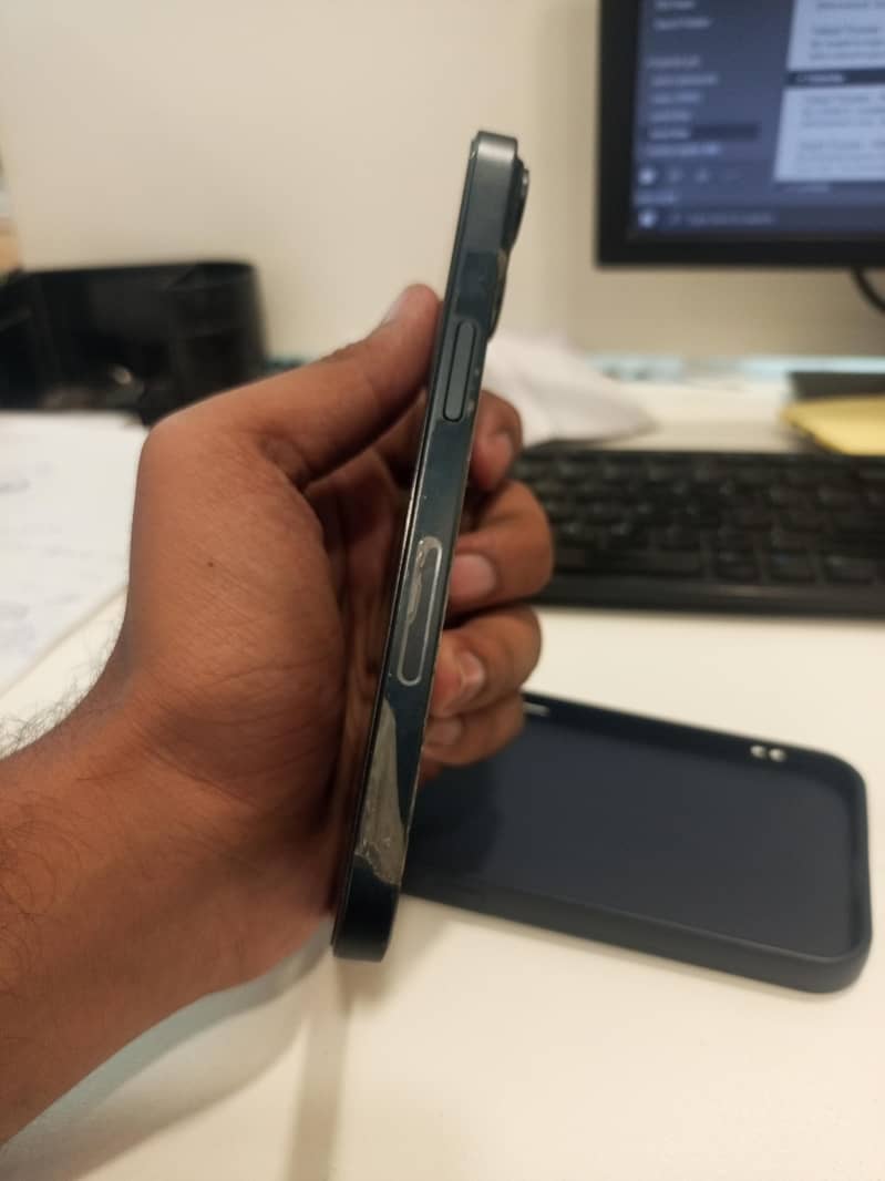 Apple iPhone 14 3