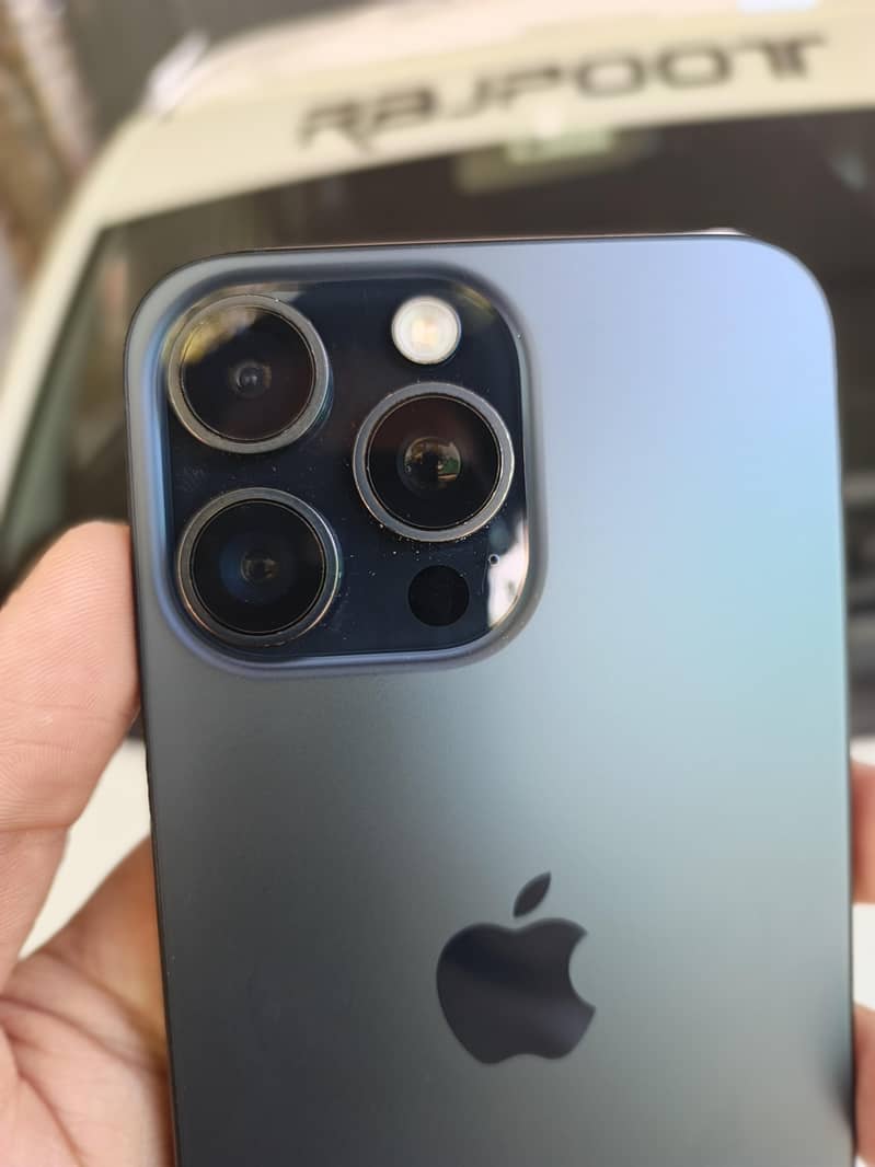 Apple iPhone 15 Pro Max jV 4