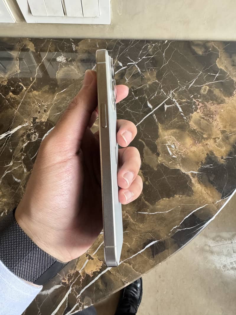 Apple iPhone 15 Pro Max 1