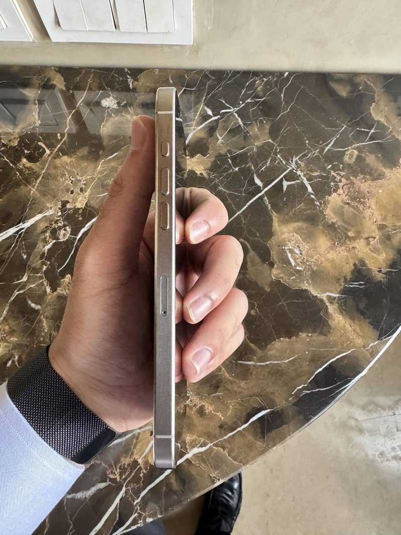 Apple iPhone 15 Pro Max 3