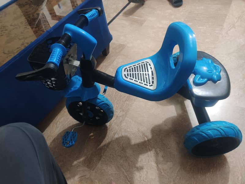 Tricycles 0