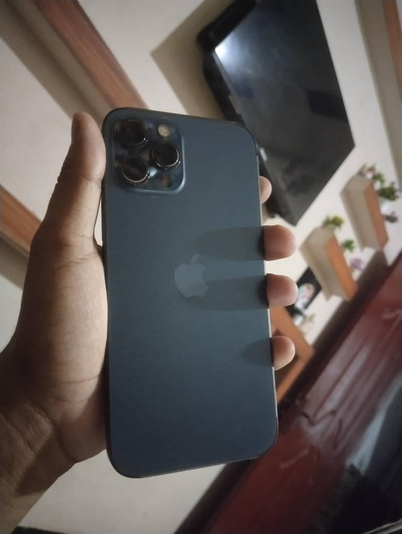 Apple iPhone 12 Pro Max 4