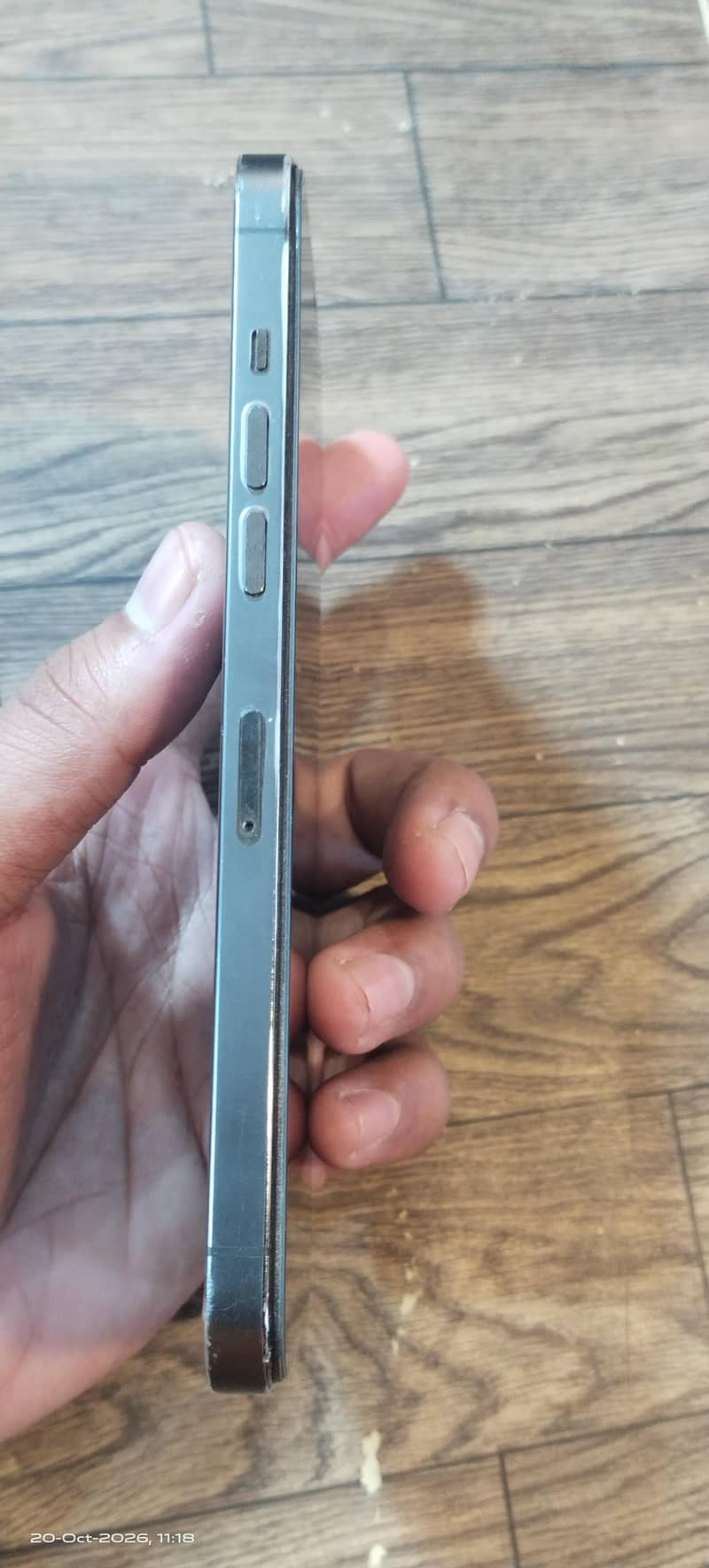 Apple iPhone 12 Pro Max 4