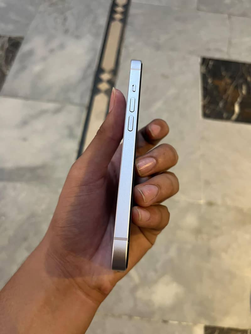 Apple iPhone 14 1