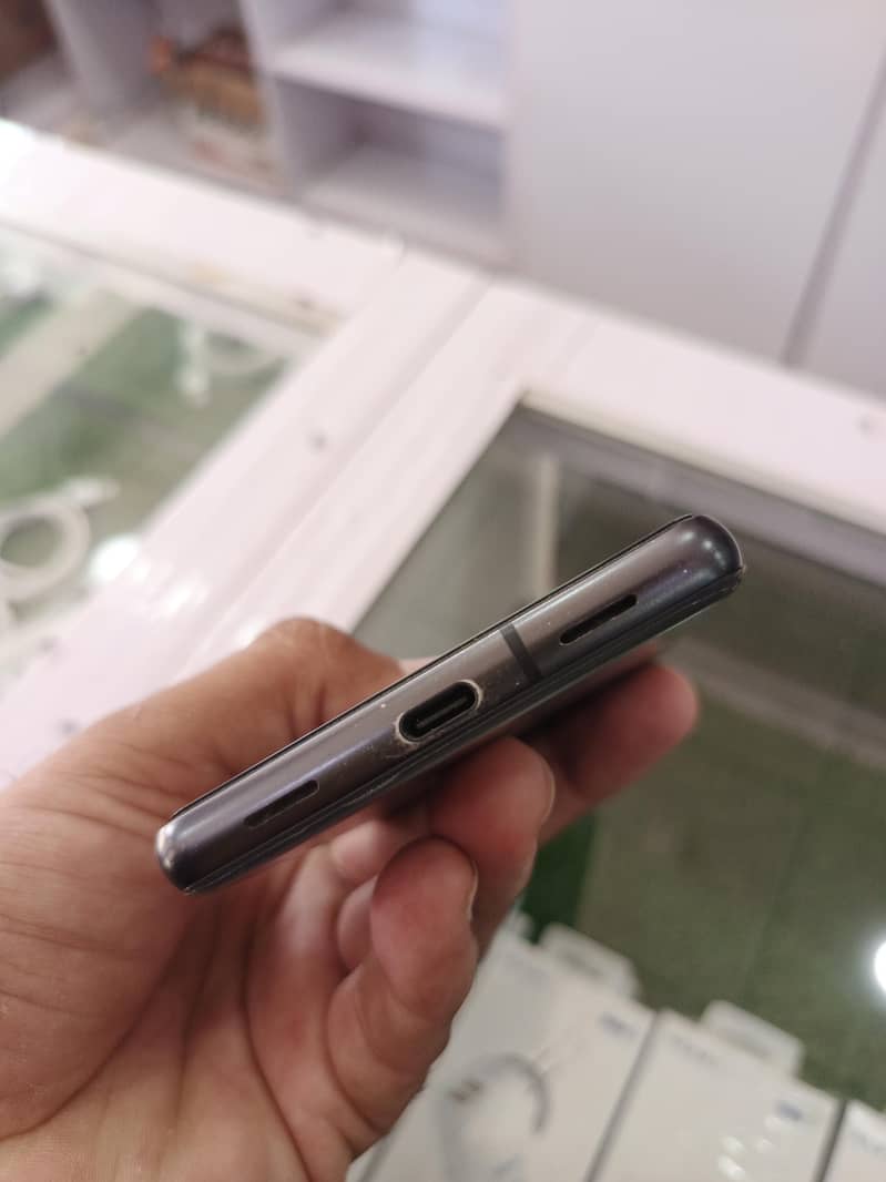Google pixel 7a 3