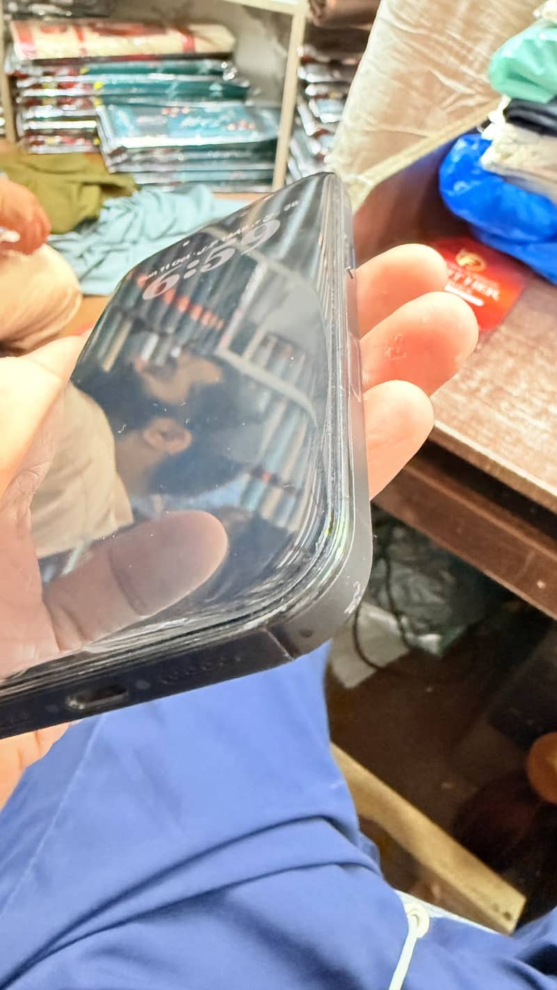 Apple iPhone 16 Pro 4