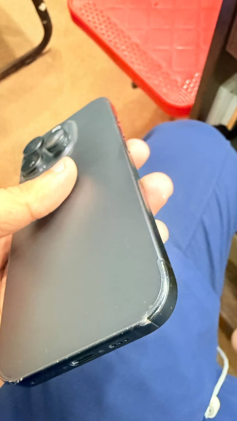 Apple iPhone 16 Pro 8