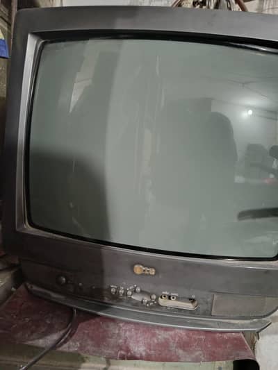 LG 21 inch CRT tv