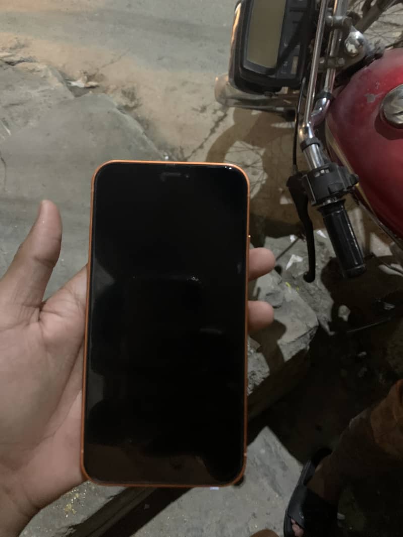 Apple iPhone XR 0