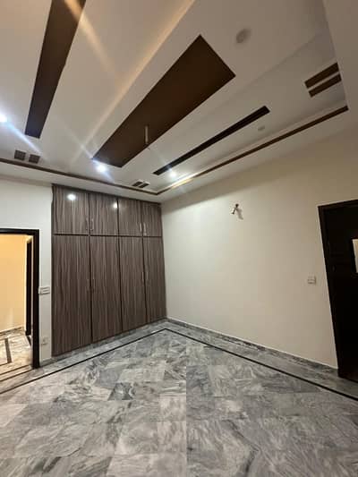 Get This Amazing 6 Marla House Available In Central Park - Block E