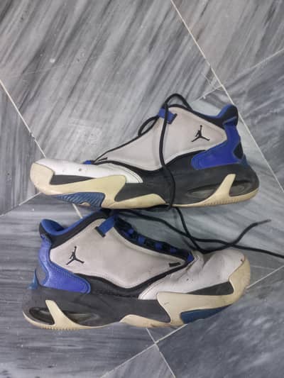 Basketball Shoe Jordan Max Aura 4