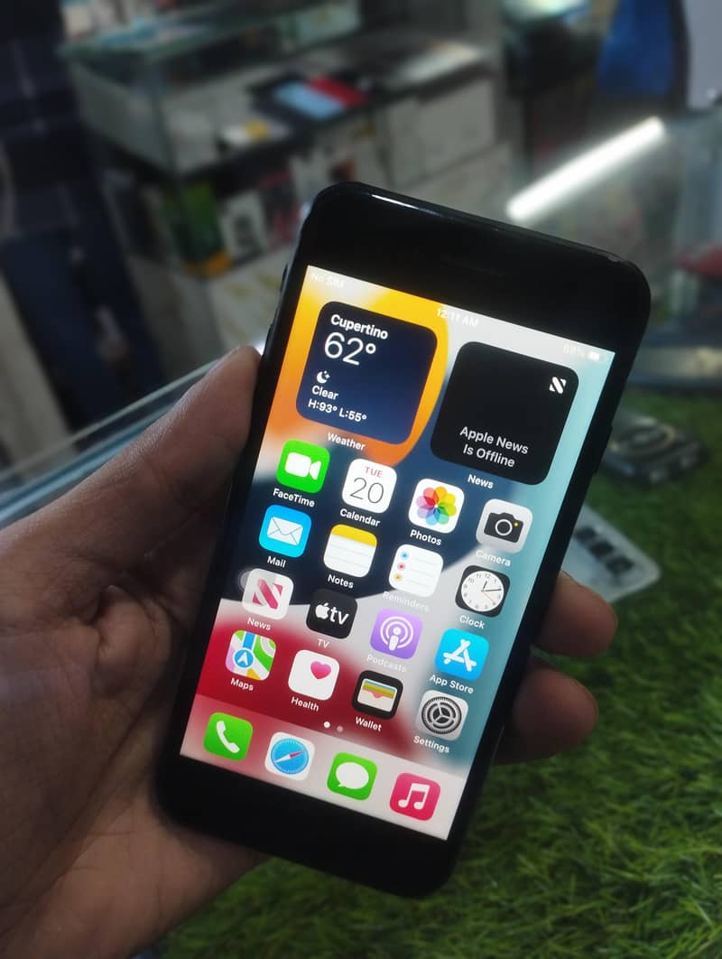 Apple iPhone 7 2