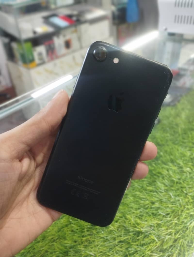 Apple iPhone 7 3