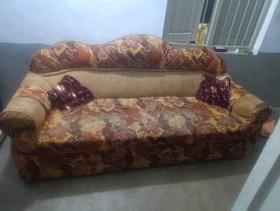 5 seater sofa with covr