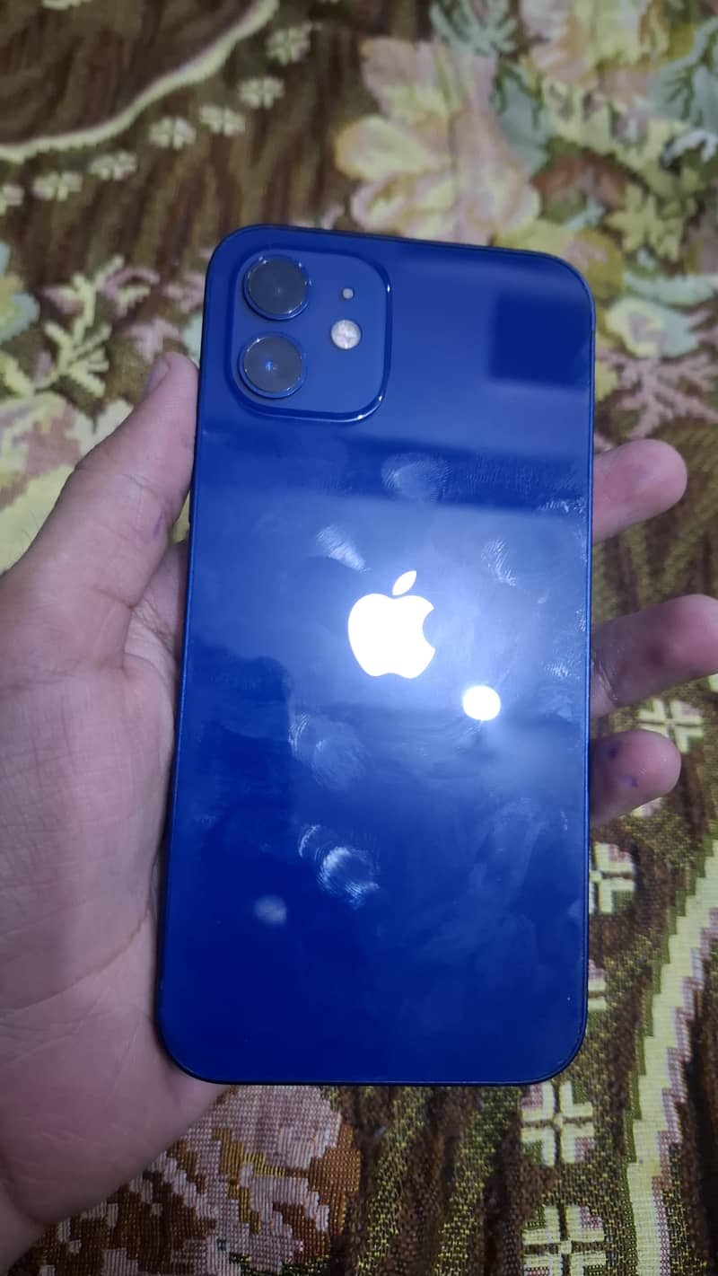 Apple iPhone 12 4