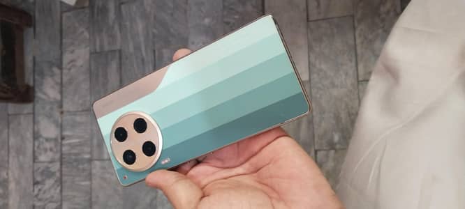 Tecno CAMON 30