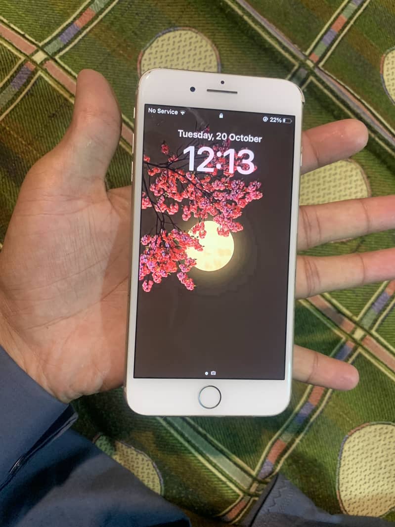Apple iPhone 8 Plus 0