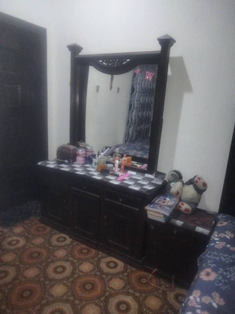 bed  dressing table 2