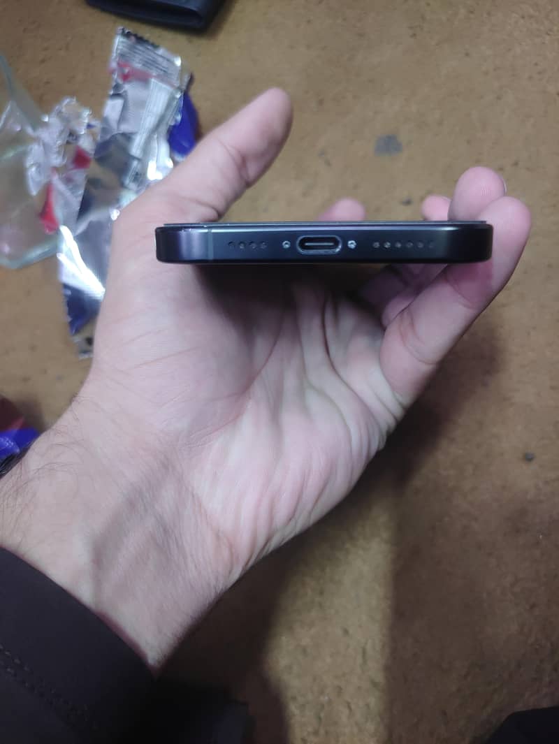 Apple iPhone 16 Pro Max 5
