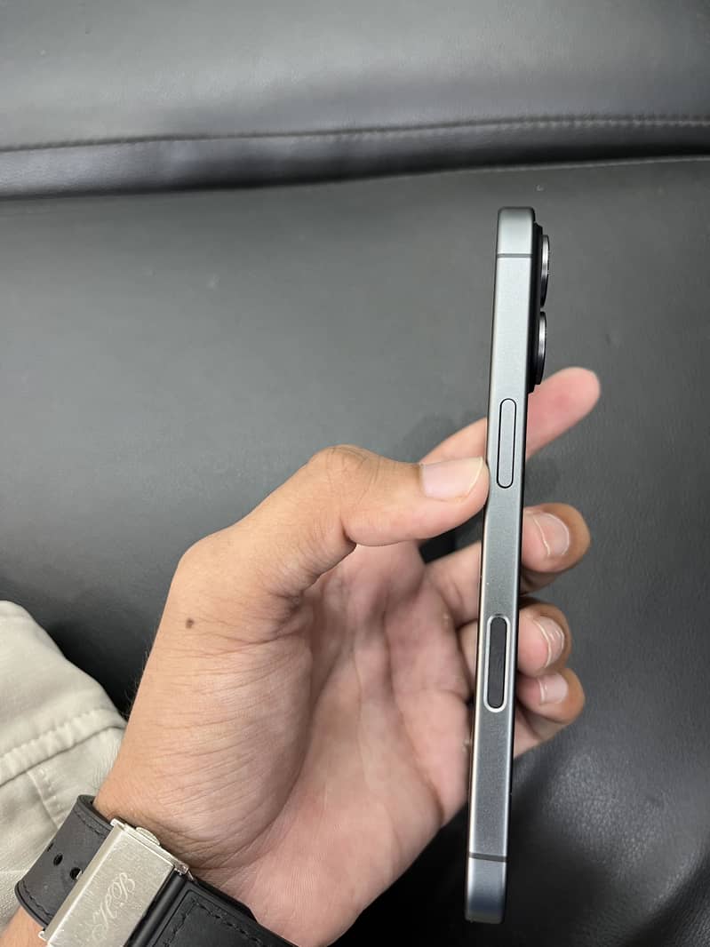 Apple iPhone 17 4