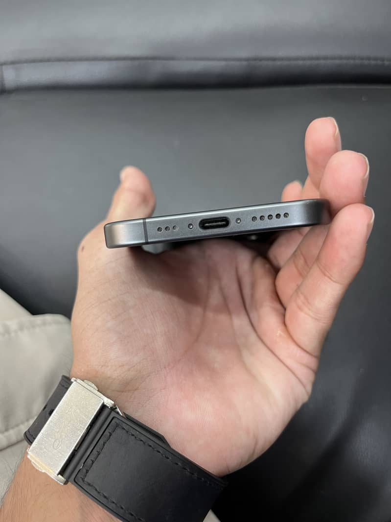Apple iPhone 17 5