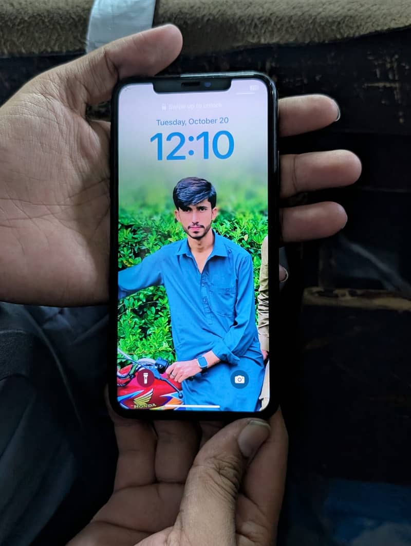 Apple iPhone 11 Pro Max 0