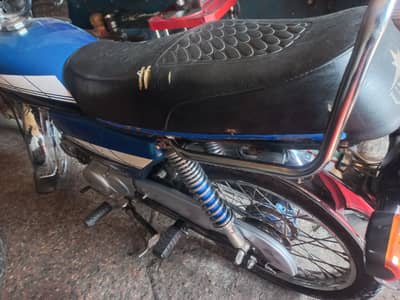 ugent sale krna ha 18 model open vocher ha 03105669135