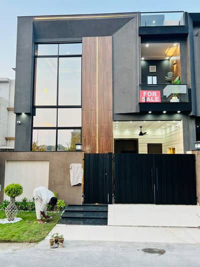 5 Marla Double Story House for Sale in Jade Extension Block Park View City Lahore