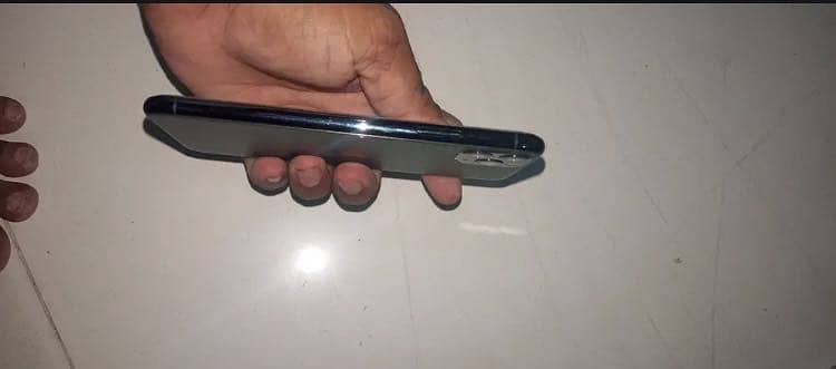 Apple iPhone 11 Pro Max 1