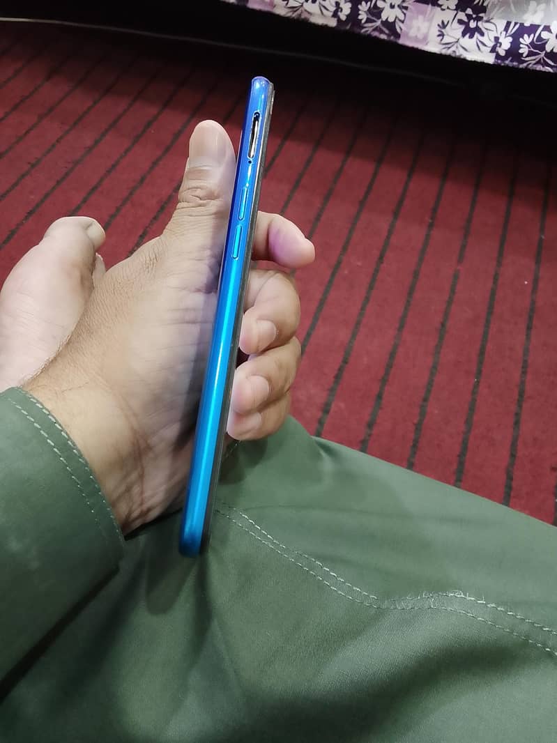 Realme 3 2