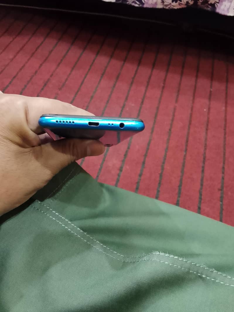 Realme 3 4