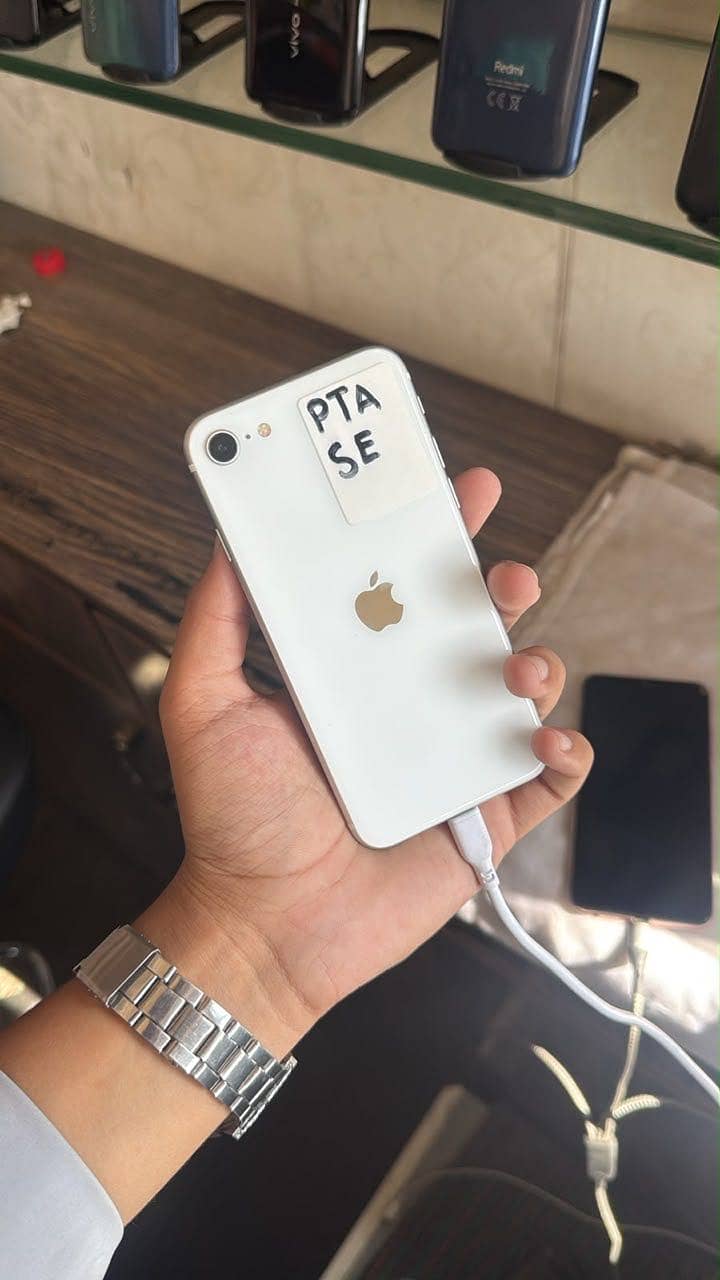 Apple iPhone 11 4