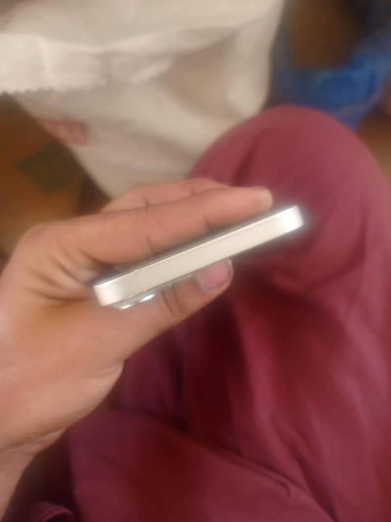 Apple iPhone 14 plus 4