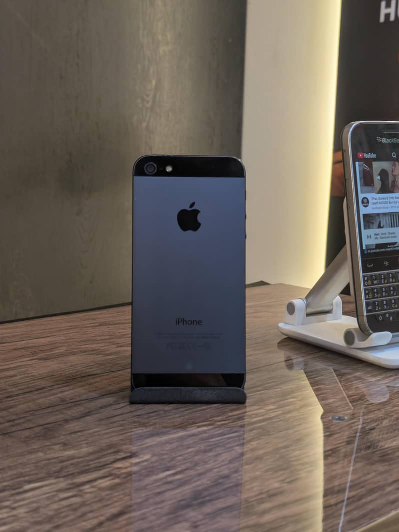 Apple iPhone 5 0