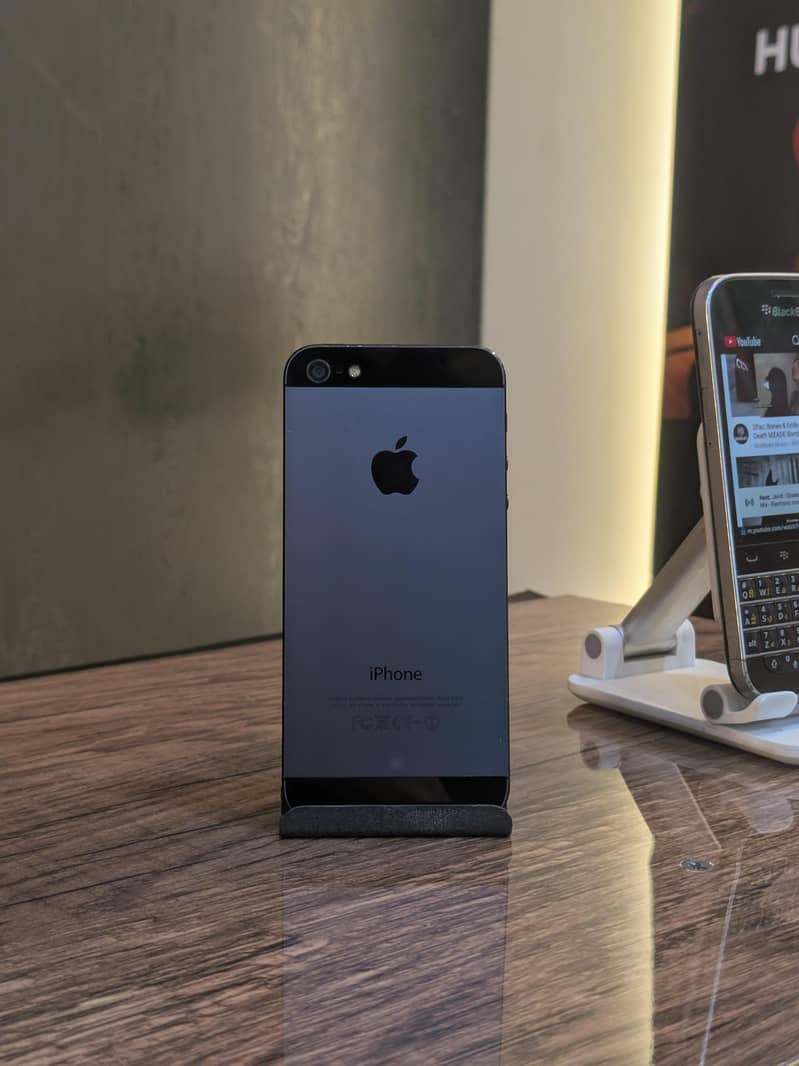 Apple iPhone 5 7