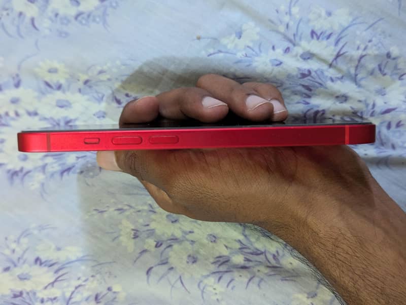 Apple iPhone 14 3