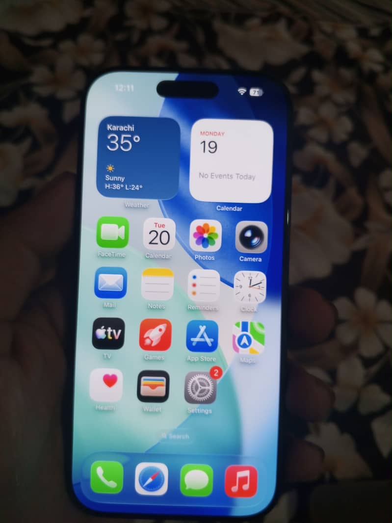 Apple iPhone 16 Pro 1