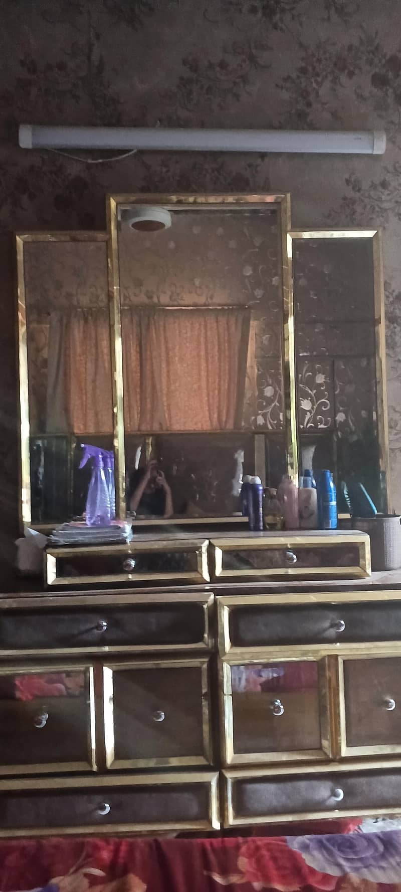 bed dressing side table 0