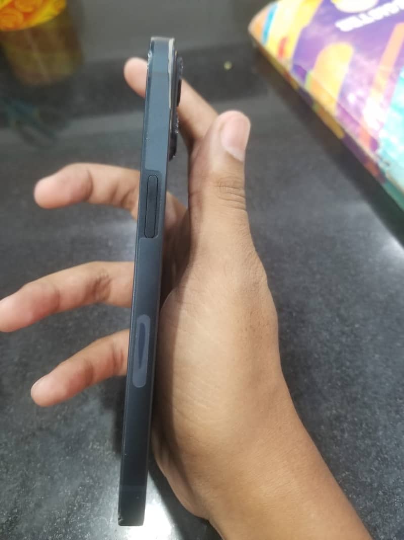Apple iPhone 13 6