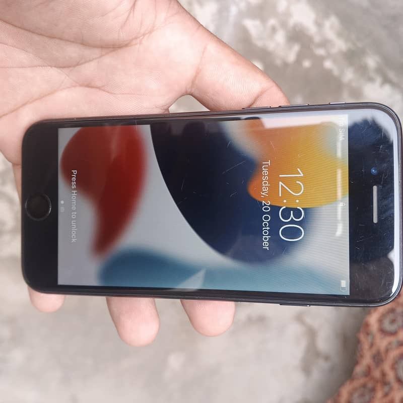 Apple iPhone 7 1