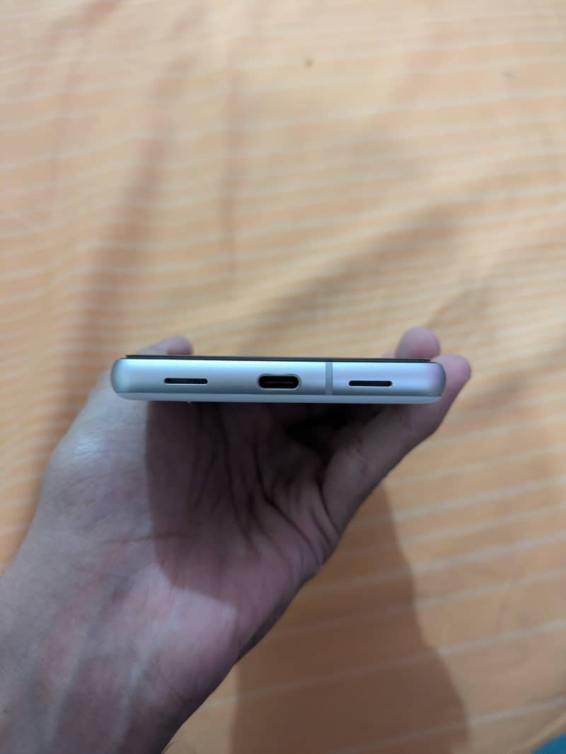 Google Pixel 7a 4