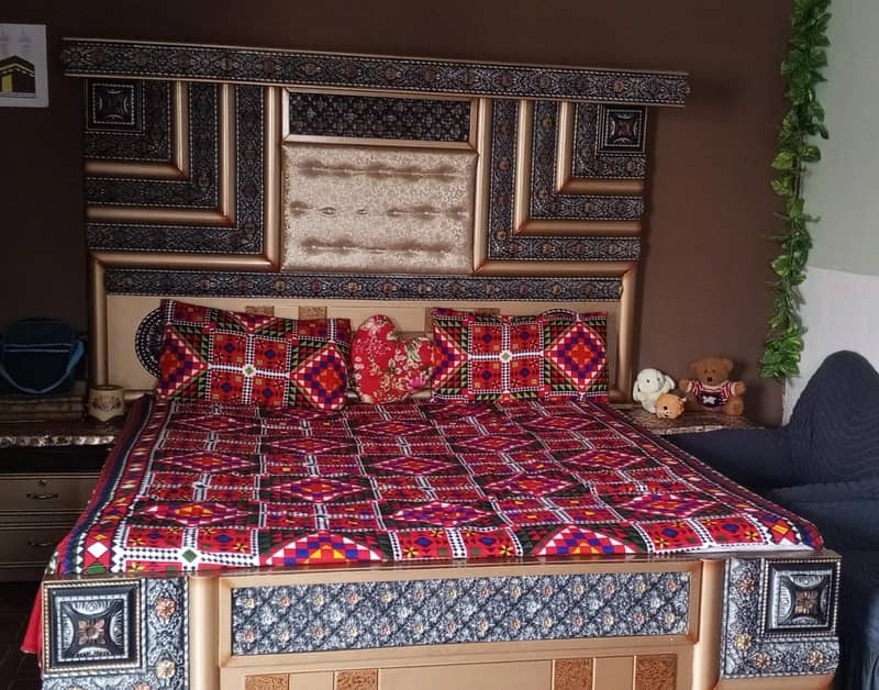 bed and Dressing table 1