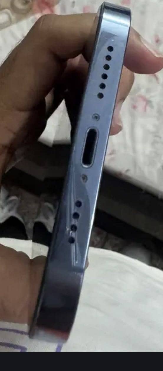 Apple iPhone 13 Pro Max 2